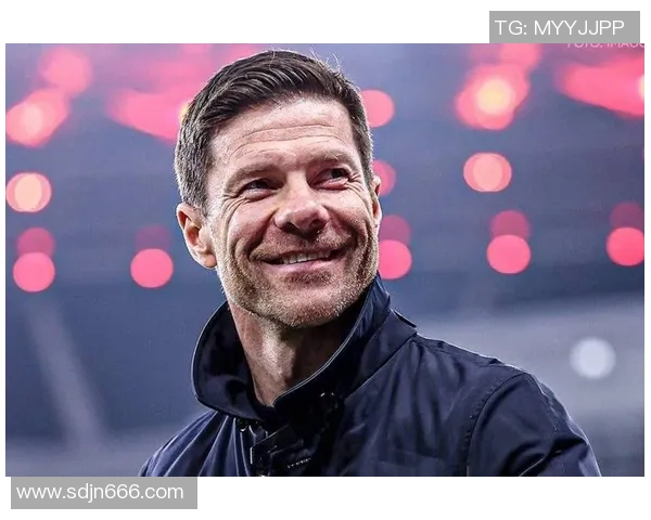 当足球巨星遇上奇葩恶搞发型全场焦点瞬间被颜值抢走